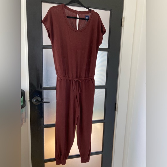 Gap Maternity Romper WITH pockets - Picture 2 of 9